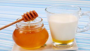 Piens un medus ārstnieciskai douching